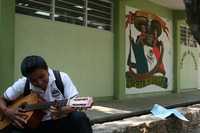 Autoridades educativas estatales advirtieron que para el ciclo escolar que inicia en agosto no habrá nuevas inscripciones en la Normal Rural Mactumactzá, uno de los pocos espacios educativos gratuitos destinados a los hijos de campesinos pobres de Chiapas