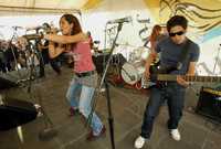 La Pirinola, una de las bandas que se presentaron durante la Feria de la Diversidad y las Identidades Juveniles, en la Glorieta de Insurgentes
