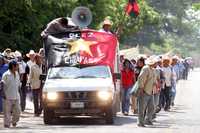 Integrantes de la Unión de los Pobres, de la comunidad indígena tzotzil Casa del Pueblo, realizaron una caravana hacia la ciudad de Tuxtla Gutiérrez para exigir la libertad de los presos políticos en Chiapas
