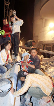 China: 10 mil muertos por el terremoto