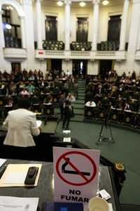 Aspecto de la Asamblea Legislativa durante la aprobación de la ley antitabaco