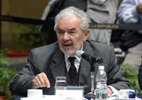 Raúl Carrancá y Rivas, Luis Javier Garrido y Sergio García Ramírez durante sus intervenciones de ayer en el Senado