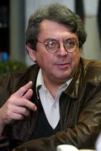 El escritor Carlos Montemayor, de los mediadores