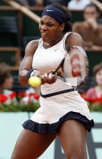 La tenista estadunidense Serena Williams (en la gráfica) eliminó a la francesa Mathilde Johanson
