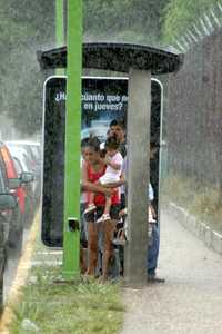 Los remanentes de la tormenta tropical Alma ocasionaron fuertes lluvias en la ciudad de Villahermosa, Tabasco, en el inicio de la temporada de huracanes