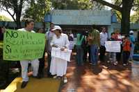 El viernes padaso, padres de pacientes del hospital Juan N. Navarro se manifestaron contra el cambio de instalaciones