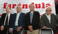 Antonio Gershenson, Arnaldo Córdova, Rolando Cordera y Carlos Monsiváis, durante el foro sobre la reforma energética organizado por el grupo Farándula en el salón Los Ángeles María Luisa Severiano
