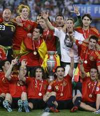 El equipo español se coronó de nuevo luego de una espera de 44 años