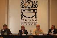 Los panelistas Ángel Guerra Cabrera, Manuel Aguilera de la Paz, José Steinsleger y Héctor Díaz Polanco, durante el foro sobre la isla caribeña