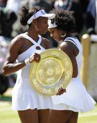 Venus Williams ganó el torneo británico en duelo fratricida con Serena