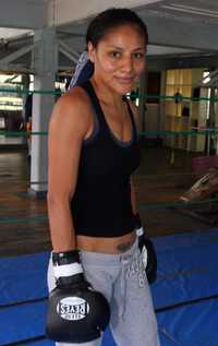 Mariana Juárez, durante su entrenamiento en el gimnasio Pancho Rosales