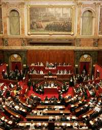 Aspecto de la sesión parlamentaria ayer en el Palacio de Versalles, en la cual fue aprobada una reforma a la Constitución francesa planteada por el presidente Nicolas Sarkozy