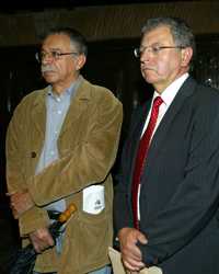 Rolando Cordera y Manuel Camacho, al término de la reunión