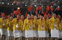 Gran estruendo causó la entrada de la delegación china en el estadio Nido de Pájaro