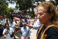 La senadora por el PRD, Rosario Ibarra de Piedra, encabezó un acto para conmemorar el 226 aniversario del natalicio de Vicente Guerrero, consumador de la Independencia, ayer en Tixtla, Guerrero