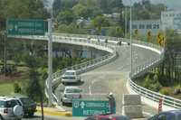 Las obras del puente en Viaducto Tlalpan, a la salida de la carretera a Cuernavaca