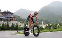 El suizo Cancellara sacó una ventaja de 33 segundos a su más cercano competidor, el sueco Larsson