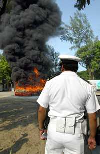 Incineración de cocaína en instalaciones de la Armada de México