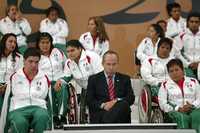 El presidente Felipe Calderón elogió la actitud de los competidores paralímpicos