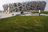 Los organizadores preparan el estadio Nido de Pájaro para recibir a los atletas paralímpicos