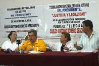 Conferencia de prensa ofrecida por miembros disidentes del Sindicato de Trabajadores Petroleros de la República Mexicana, en el Club de Periodistas