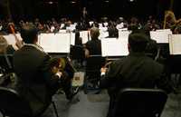 Concierto para viola, de Krzysztof Penderecki; Concierto para flauta, de Jean Francaix, y Kullervo, Op.7, de Jean Sibelius, son las tres obras que la Orquesta Sinfónica Nacional estrenará en el contexto de la celebración de su 80 aniversario