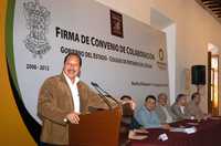 Leonel Godoy Rangel tuvo actividades este domingo y subrayó que el trabajo de los tres niveles de gobierno debe despojarse de orígenes partidistas