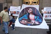 Integrantes de la organización ultraderechista Provida se manifestaron ayer a las afueras de la Suprema Corte, en contra de la decisión de avalar la despenalización del aborto en el Distrito Federal