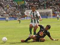 El campeón Santos Laguna no pudo superar al ordenado Necaxa y se tuvieron que conformar con la división de unidades en el estadio Corona