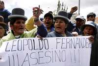 Indígenas bolivianos de El Alto manifestaron ayer su repudio al gobernador de Pando, Leopoldo Fernández, luego que el presidente Evo Morales anunció la captura del mandatario estatal de oposición, que enfrenta el cargo de genocidio