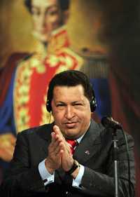 El presidente Chávez, durante la firma de acuerdos con compañías gasíferas extranjeras