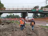 Ayer se inició la demolición y reconstrucción del puente vehicular de la vía Morelos ubicado sobre la autopista México-Pachuca, la cual se ampliará a cuatro carriles