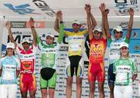 El podio de los ganadores de la Vuelta México Telmex 2008. Al centro, el triunfador Glen Chadwick, de Nueva Zelanda