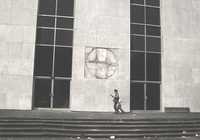 Aspecto del muro, de donde fue desmantelado el escudo nacional en relieve, en la sede del Centro Cultural Universitario Tlatelolco, que este viernes volverá a ser colocado en su sitio