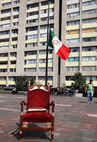 En la Plaza de las Tres Culturas