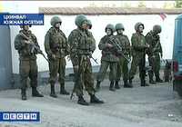 Imagen de la televisión de soldados rusos que custodian instalaciones militares de su país en Osetia del Sur
