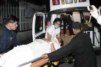 Un policía herido durante el operativo del viernes en Chincultik, Chiapas, es trasladado de un hospital regional al de la ciudad de Tuxtla Gutiérrez