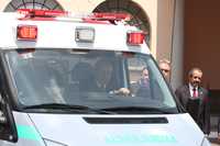 El presidente Calderón conduce una ambulancia