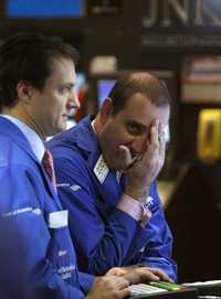Preocupación en la bolsa de valores de Nueva York, luego de las pédidas que tuvieron el Dow Jones y el Nasdaq