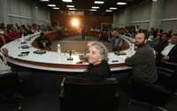 Elena Poniatowska, antenoche, en el Centro Cultural Universitario Tlatelolco, durante la charla de la que destacó la necesidad de esclarecer la matanza del 2 de octubre como el mejor homenaje a los caídos