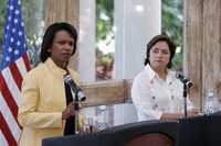 La secretaria de Estado estadunidense, Condoleezza Rice, y la canciller Patricia Espinosa Cantellano informaron que México y Estados Unidos suscribieron un acuerdo de cooperación en casos de desastres naturales