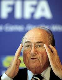 El suizo Joseph Blatter, presidente de la FIFA, espera obtener 3 mil 200 billones de dólares en Sudáfrica