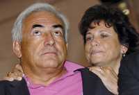 El ex líder del Partido Socialista Francés Dominique Strauss-Kahn, con su esposa Anne Sinclair
