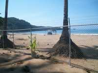 Inversionistas cuya identidad se desconoce compraron y cercaron 38 hectáreas de playas en Chacala, Nayarit. Pescadores y prestadores de servicios turísticos advirtieron que no permitirán quedar aislados de su zona de trabajo