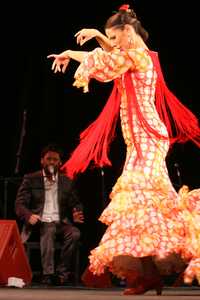 La poesía catalana, en voz del cantaor Miguel Poveda, y el baile de Sonia Poveda, anoche en el teatro Juárez, en el Festival Internacional Cervantino