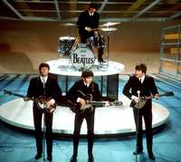 Los Beatles en una foto clásica durante su actuación en el show de Ed Sullivan en 1964