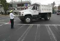 Insuficiente resultó la presencia policial para contener a los camioneros que circulaban por el Eje Central