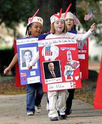 En un jardín de niños de Richmond, Virginia, se organizó un desfile para promover el voto en la entidad