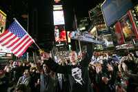 La alegría de los neoyorquinos se desbordó en Times Square después del triunfo del aspirante demócrata a la Casa Blanca