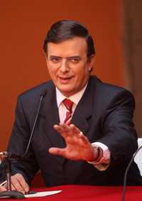 El jefe de Gobierno, Marcelo Ebrard, señaló que no se ha podido detener el deterioro de los paraderos